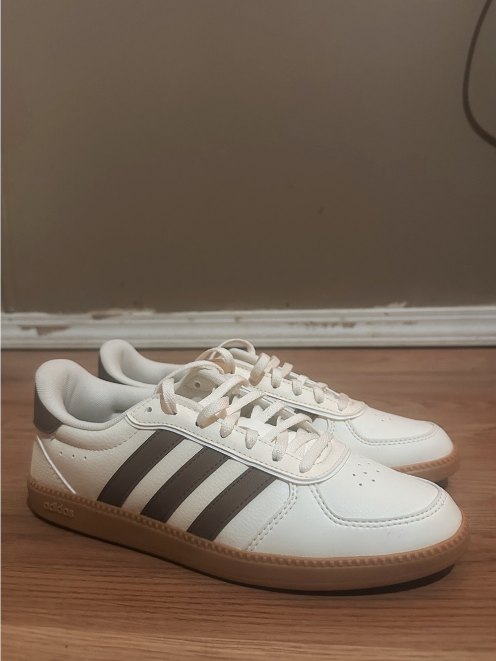 Womens White Adidas Sneakers With Brown Stripe